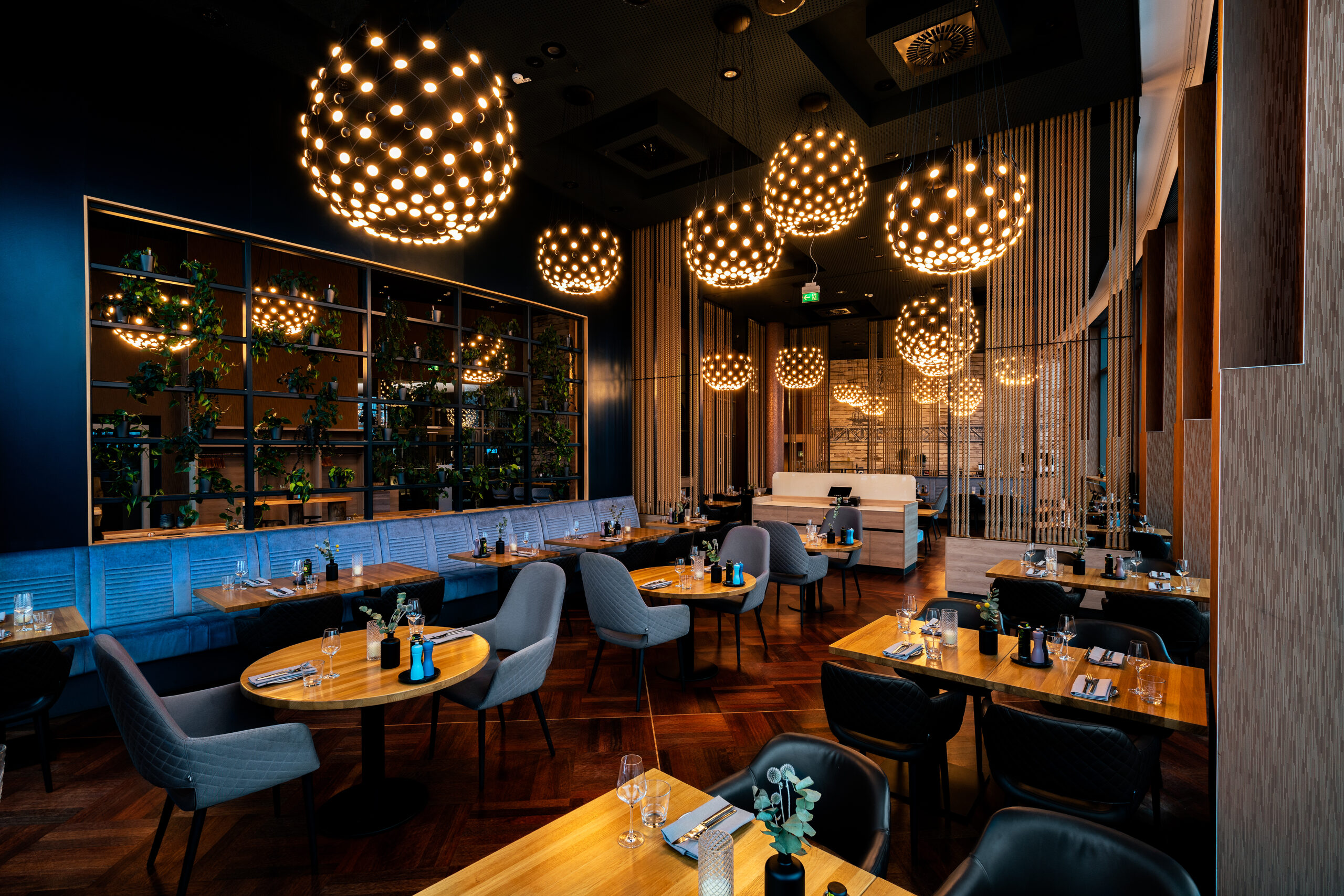 01_Restaurant_Lights_04